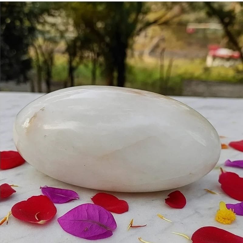 Milkey Himalayan Sphatik