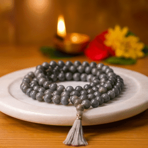 grey Hakik mala